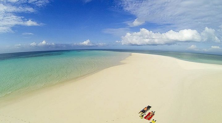Lighthouse, Makangale Village & Vumawimbi Beach